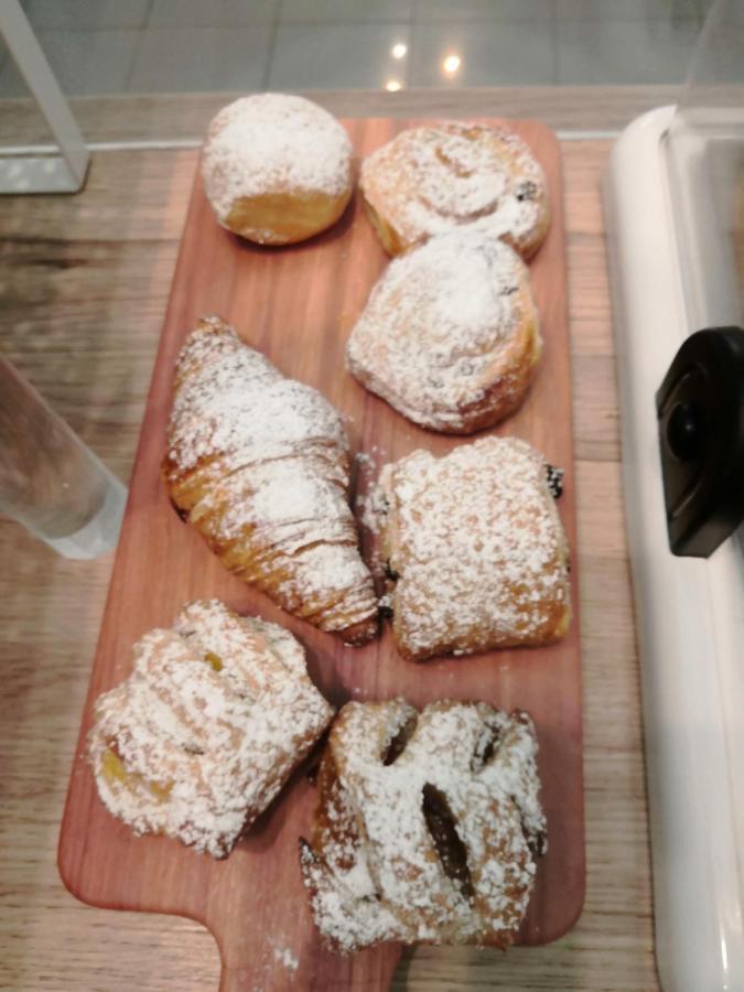 Hotel Iride Suite & Breakfast- Ideale Per Famiglie E Coppie リッチョーネ エクステリア 写真