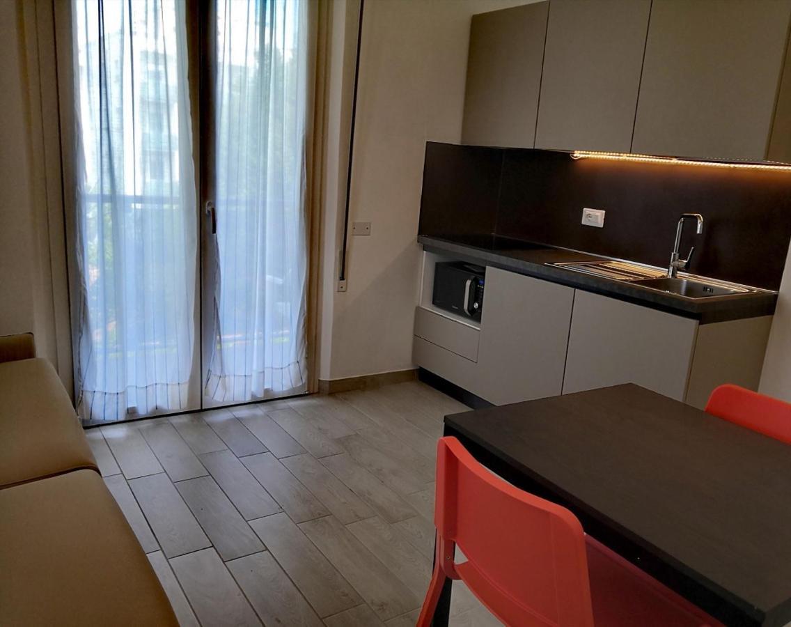 Hotel Iride Suite & Breakfast- Ideale Per Famiglie E Coppie リッチョーネ エクステリア 写真