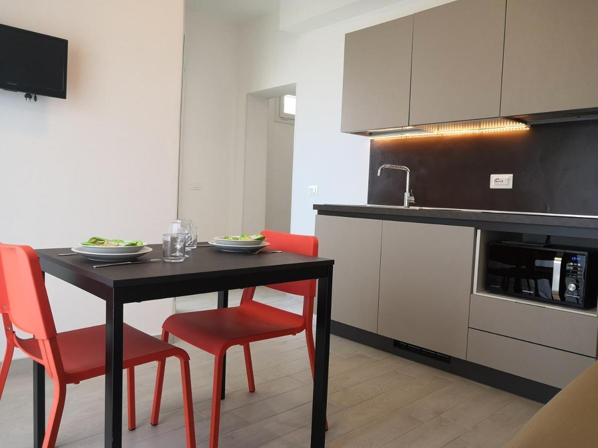 Hotel Iride Suite & Breakfast- Ideale Per Famiglie E Coppie リッチョーネ エクステリア 写真