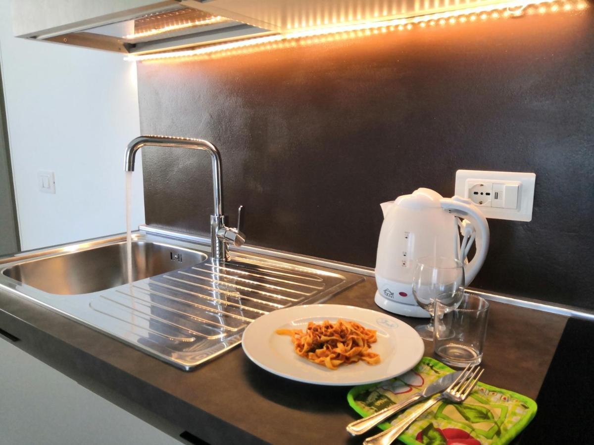Hotel Iride Suite & Breakfast- Ideale Per Famiglie E Coppie リッチョーネ エクステリア 写真