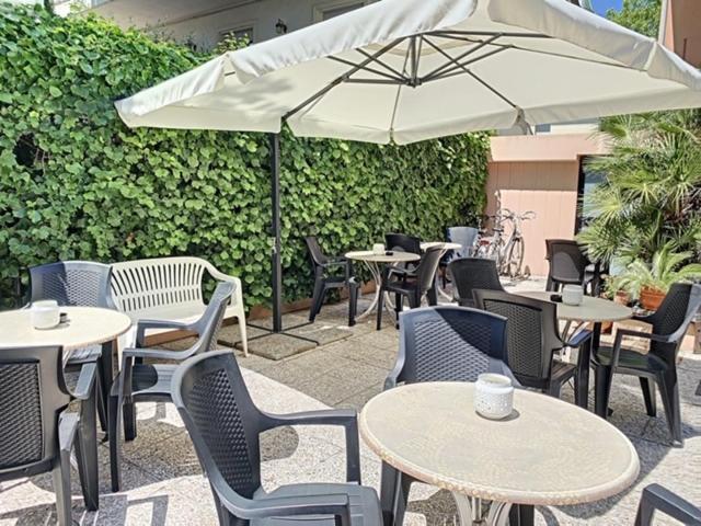 Hotel Iride Suite & Breakfast- Ideale Per Famiglie E Coppie リッチョーネ エクステリア 写真