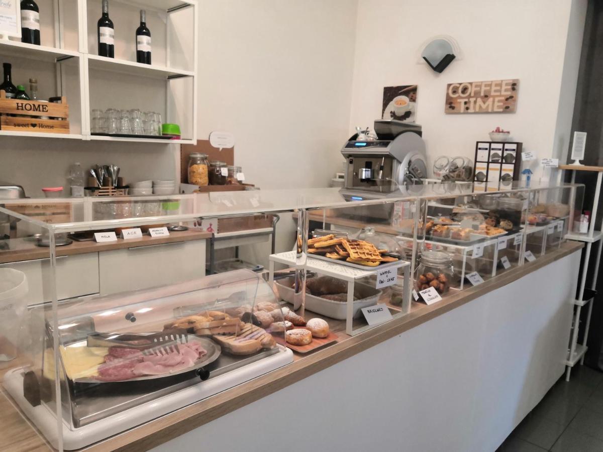 Hotel Iride Suite & Breakfast- Ideale Per Famiglie E Coppie リッチョーネ エクステリア 写真