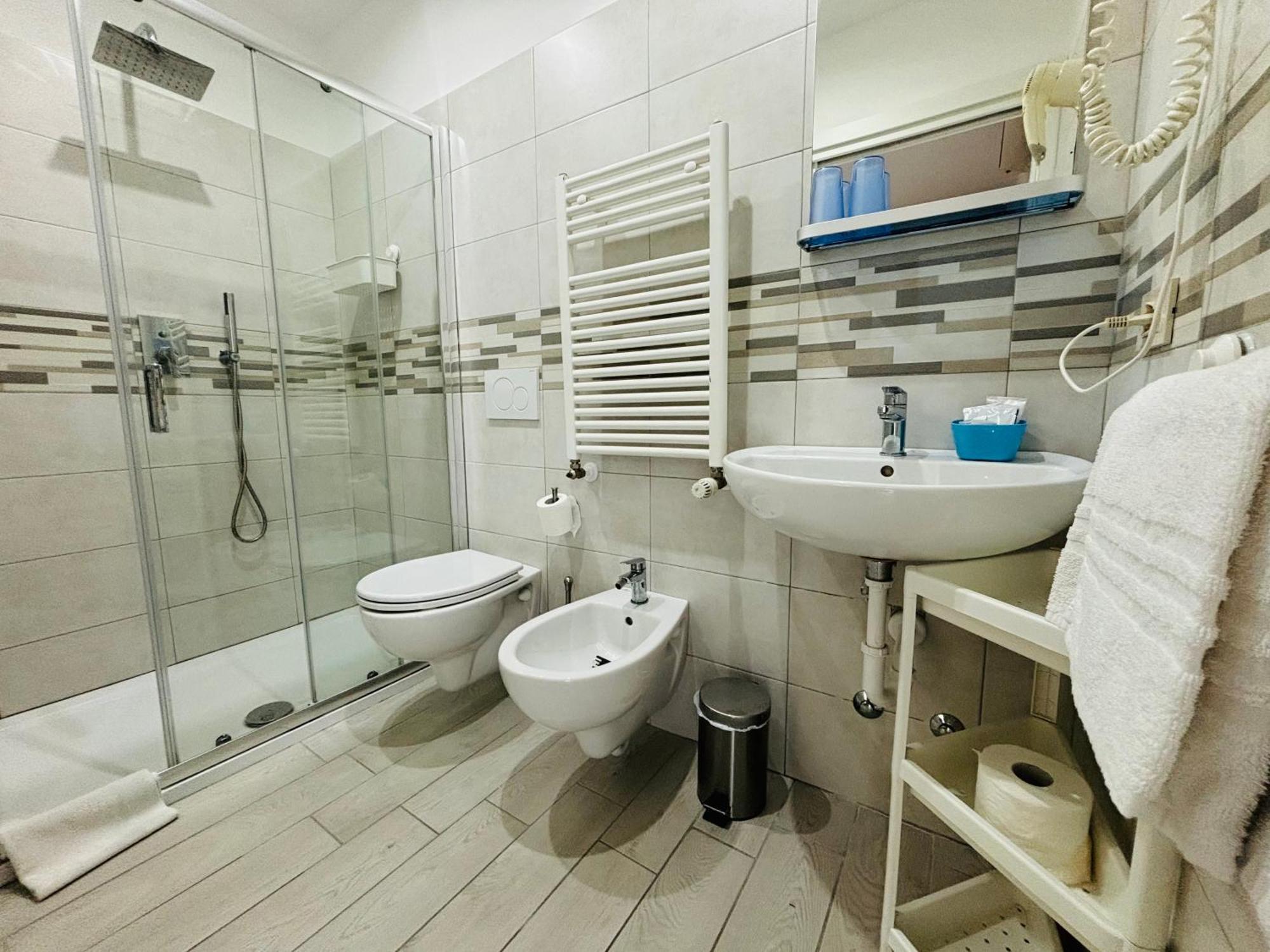 Hotel Iride Suite & Breakfast- Ideale Per Famiglie E Coppie リッチョーネ エクステリア 写真