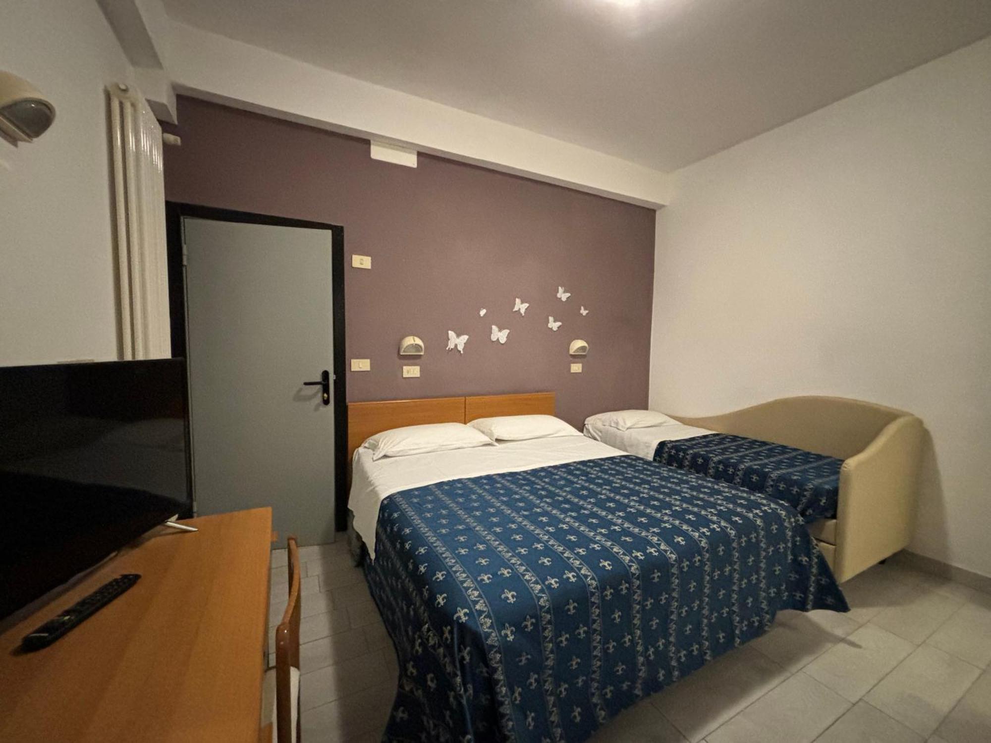 Hotel Iride Suite & Breakfast- Ideale Per Famiglie E Coppie リッチョーネ エクステリア 写真