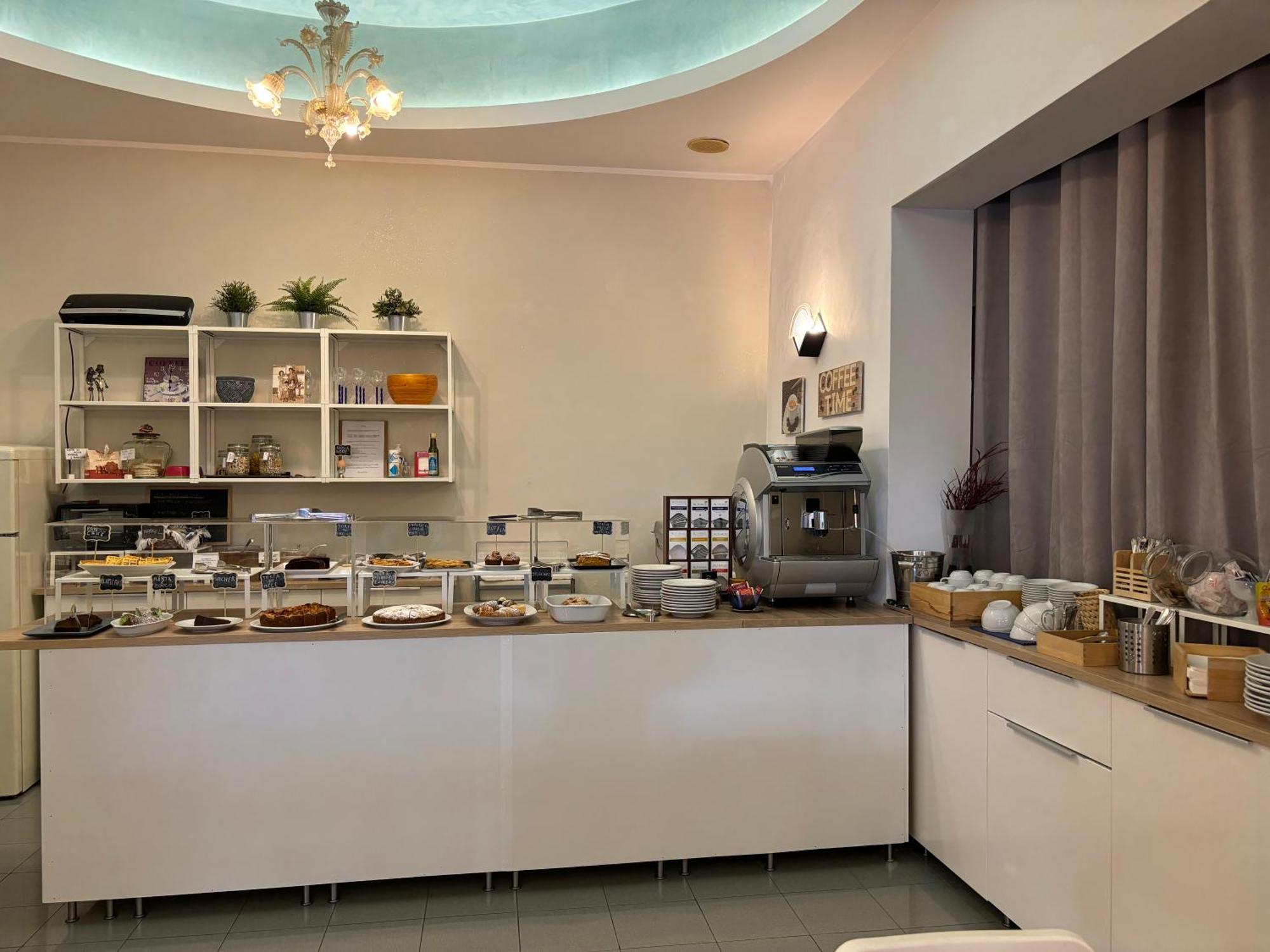 Hotel Iride Suite & Breakfast- Ideale Per Famiglie E Coppie リッチョーネ エクステリア 写真