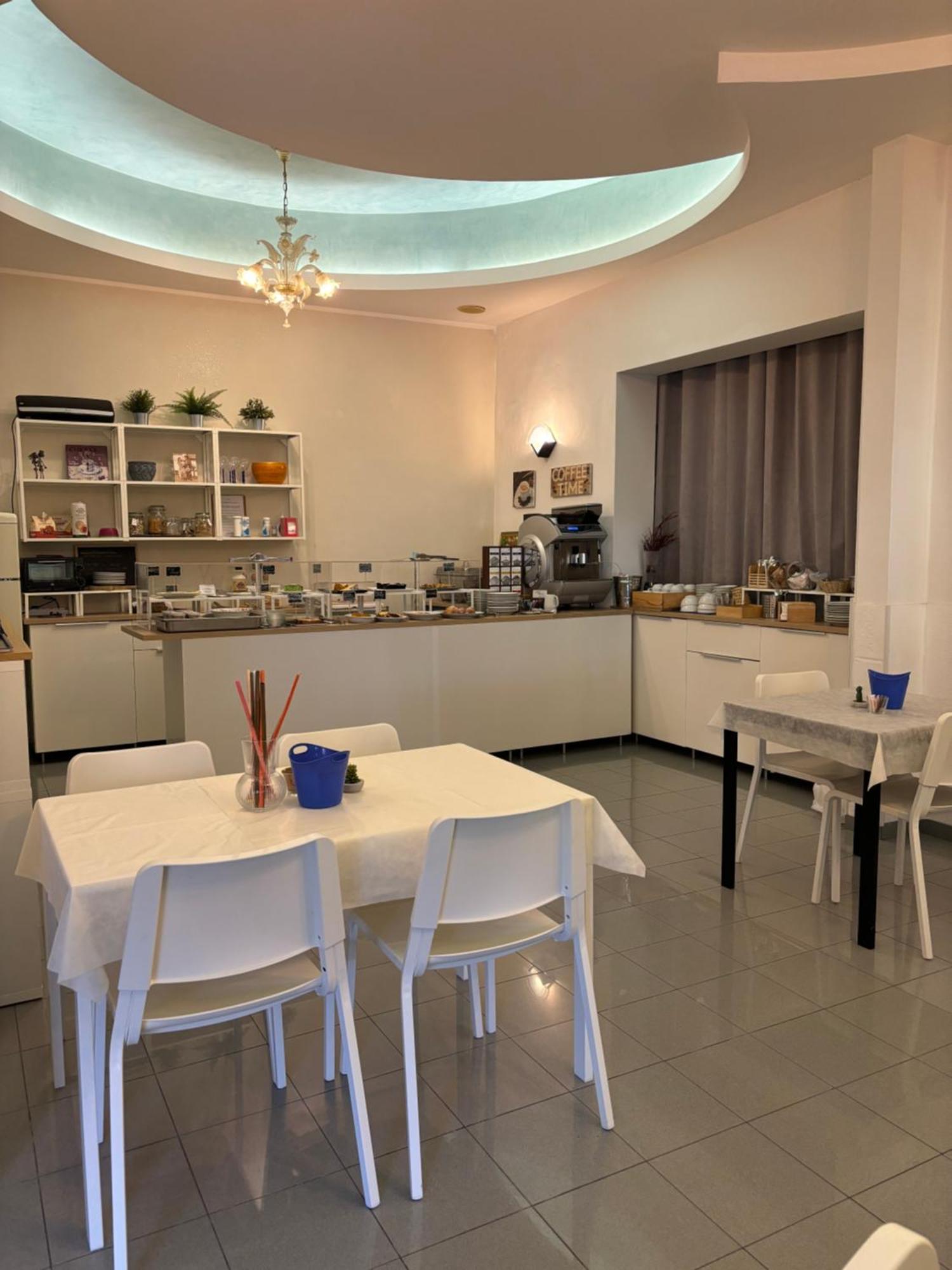 Hotel Iride Suite & Breakfast- Ideale Per Famiglie E Coppie リッチョーネ エクステリア 写真