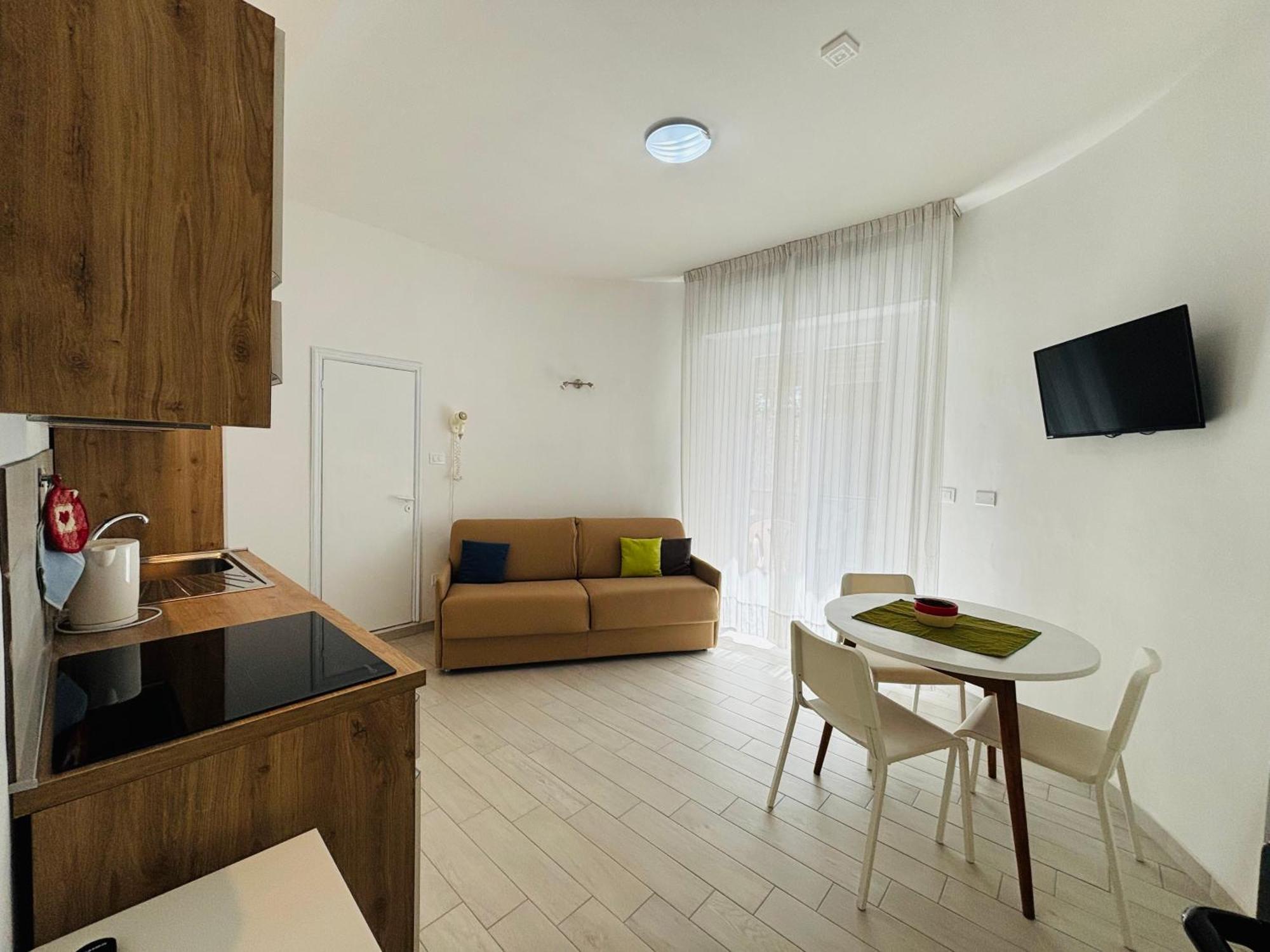 Hotel Iride Suite & Breakfast- Ideale Per Famiglie E Coppie リッチョーネ エクステリア 写真