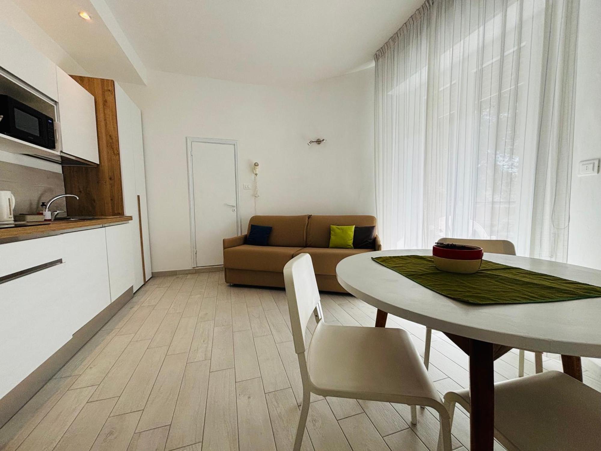 Hotel Iride Suite & Breakfast- Ideale Per Famiglie E Coppie リッチョーネ エクステリア 写真