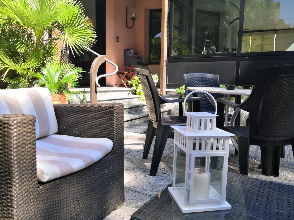Hotel Iride Suite & Breakfast- Ideale Per Famiglie E Coppie リッチョーネ エクステリア 写真
